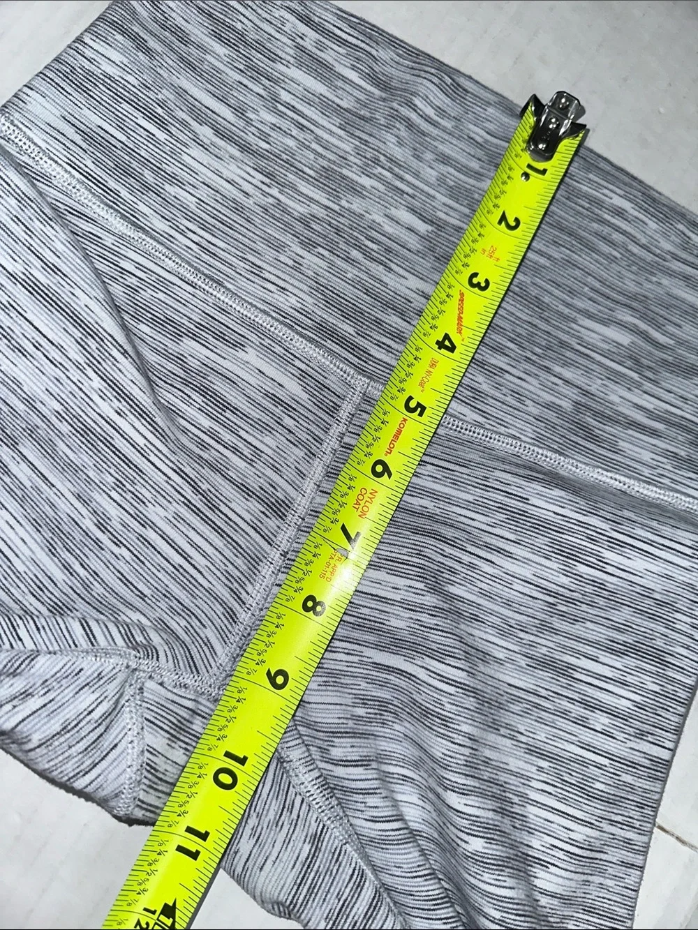 Lululemon Wunder Under Leggings‎ Hi-Rise 7/8 Tight Size 4 Grey Alpine White